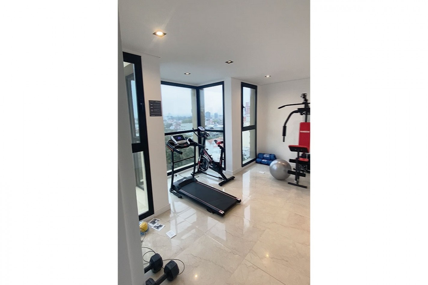 VENTA SEMIPISO DE 2 AMBIENTES CON COCHERA