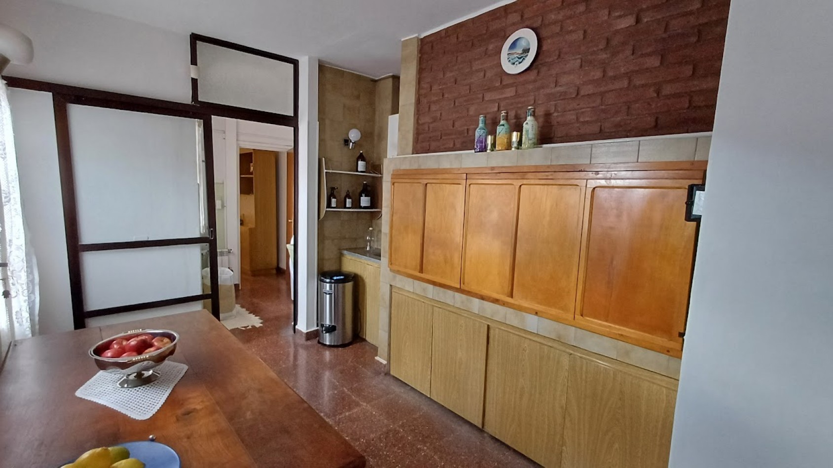 CASA CON LOCAL A LA VENTA 