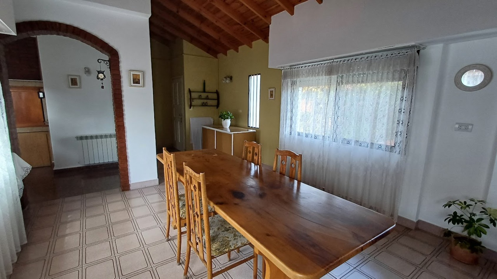 CASA CON LOCAL A LA VENTA 