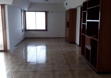 CHALET EN VENTA 5 AMB CON JARDIN Y PILETA